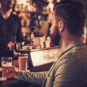 Quán bar “tâm sự cùng người lạ” ở Shibuya